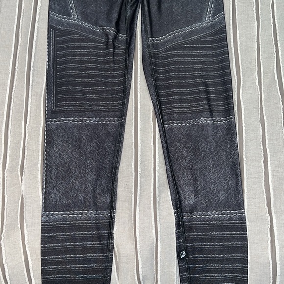 Women’s SZ MEDIUM TEREZ  leggings - Picture 3 of 7